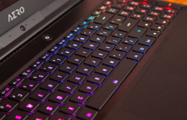 Gigabyte Aero 15 Classic vs. Razer Blade 15: Which RTX Gaming Laptop Is ...