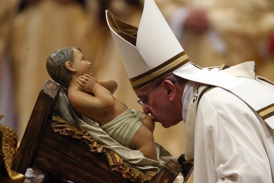 Pope Francis prays for world peace at midnight Mass