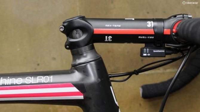 A 140mm -17 degree 3T ARX Team stem gives van Garderen sufficient reach