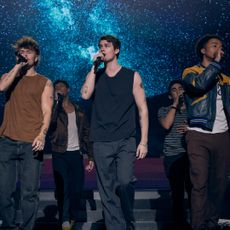 Nicholas Galitzine as 'Hayes Campbell', Raymond Cham Jr. as 'Oliver', Jaiden Anthony as 'Adrian', Viktor White as 'Simon' and Dakota Adan as 'Rory' star in THE IDEA OF YOU