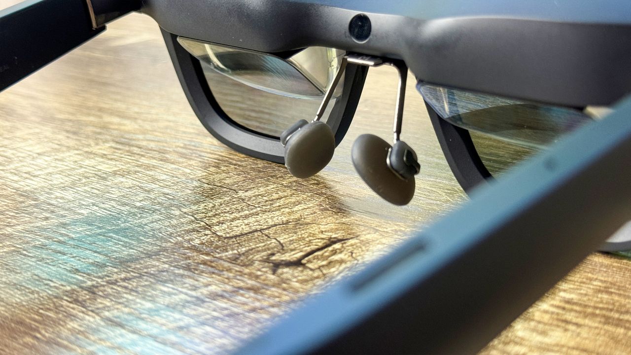 XREAL Air 2 Pro