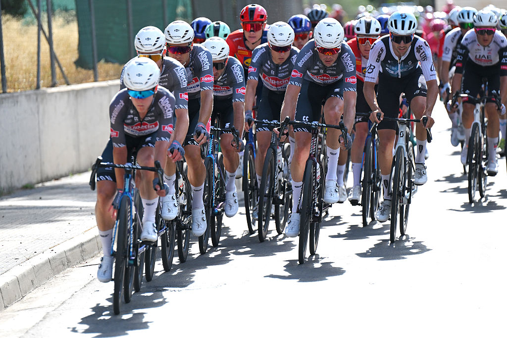 ZARAGOZA, SPAIN - AUGUST 30: Oscar Rieseek of Netherlands and Team Alpecin - Deceuninck competes during the La Vuelta - 80th Tour of Spain 2025, Stage 8 a 163.5km stage from Monzon Templario to Zaragoza / #UCIWT / on August 30, 2025 in Zaragoza, Spain. (Photo by Tim de Waele/Getty Images)
