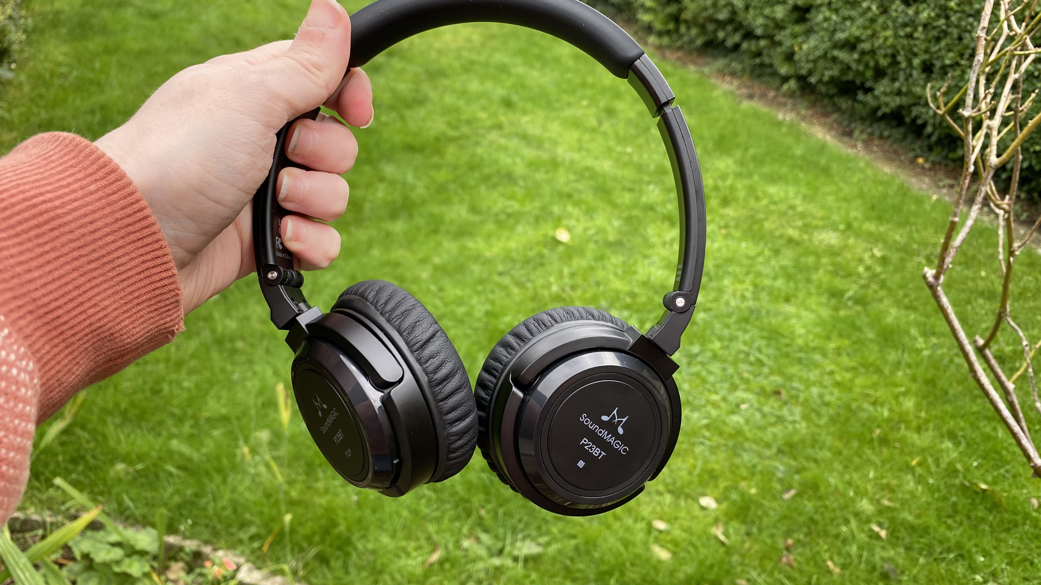 the soundmagic pt23bt wireless headphones
