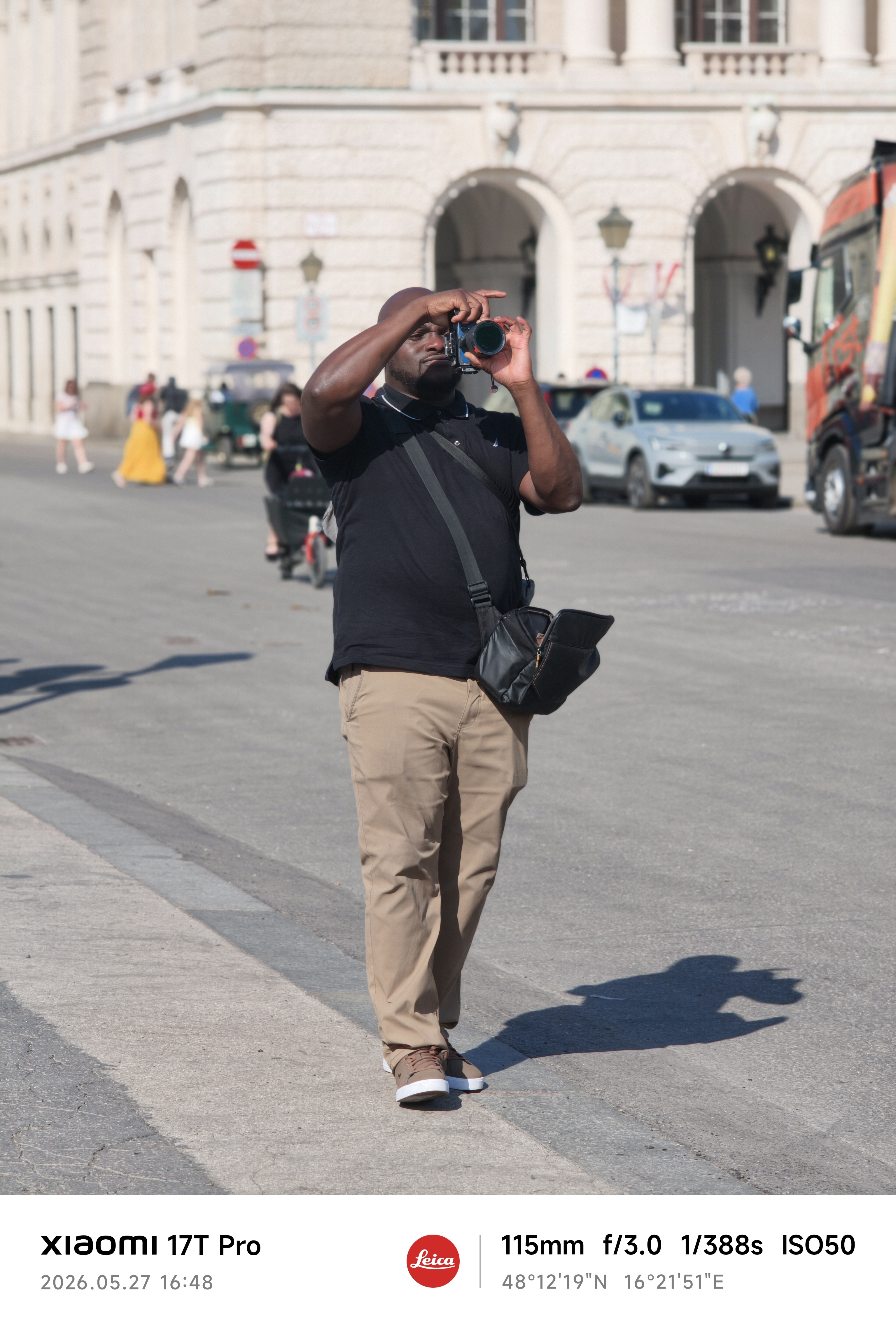 A street photographer in Vienna