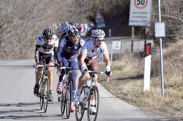 Mikael Cherel (AG2R La Mondiale) leads Damiano Margutti (De Rosa - Ceramica Flaminia) and Matthias Brandle (Geox-TMC)