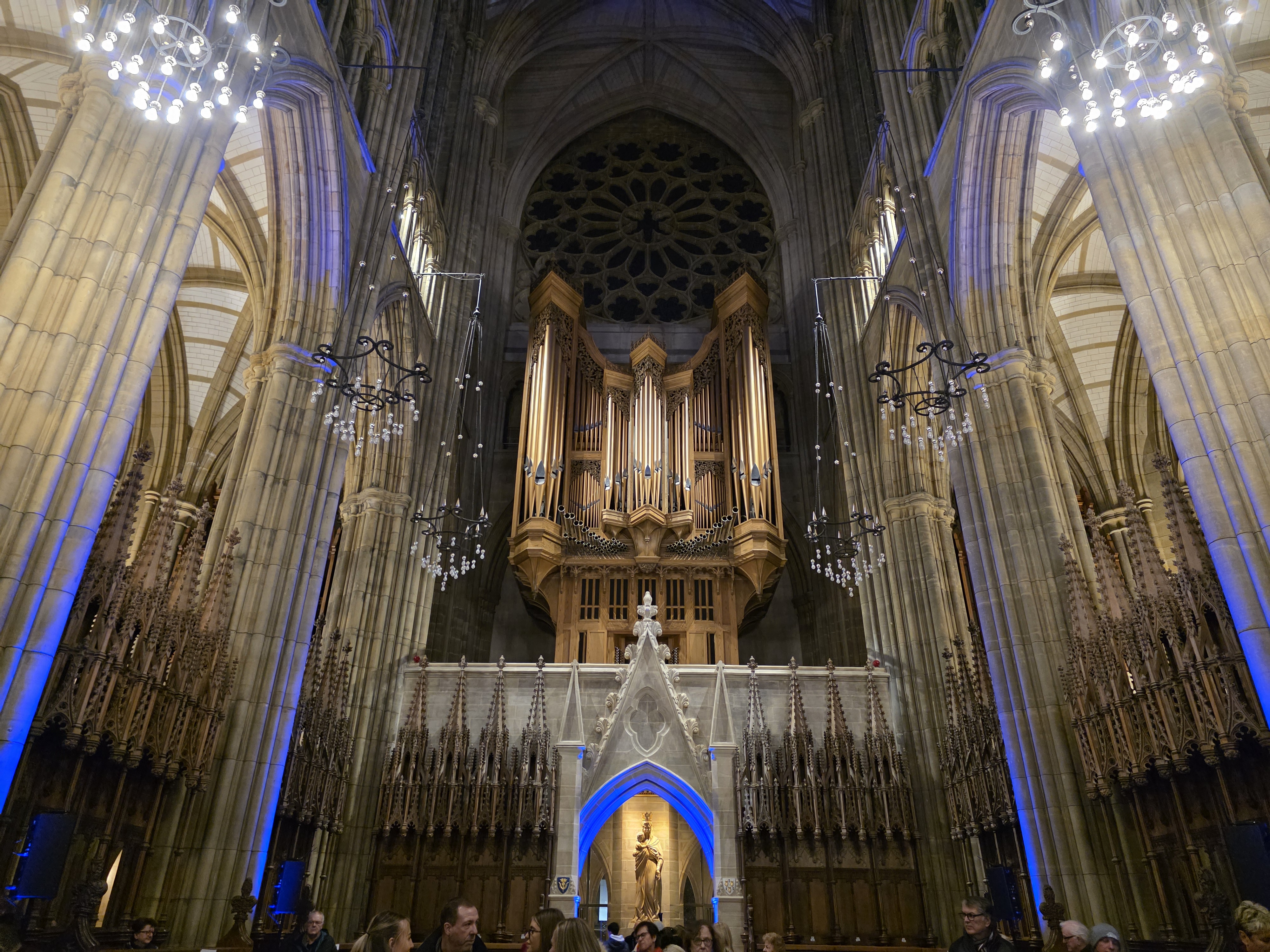 Galaxy S25 Ultra camera sample college chapel interior