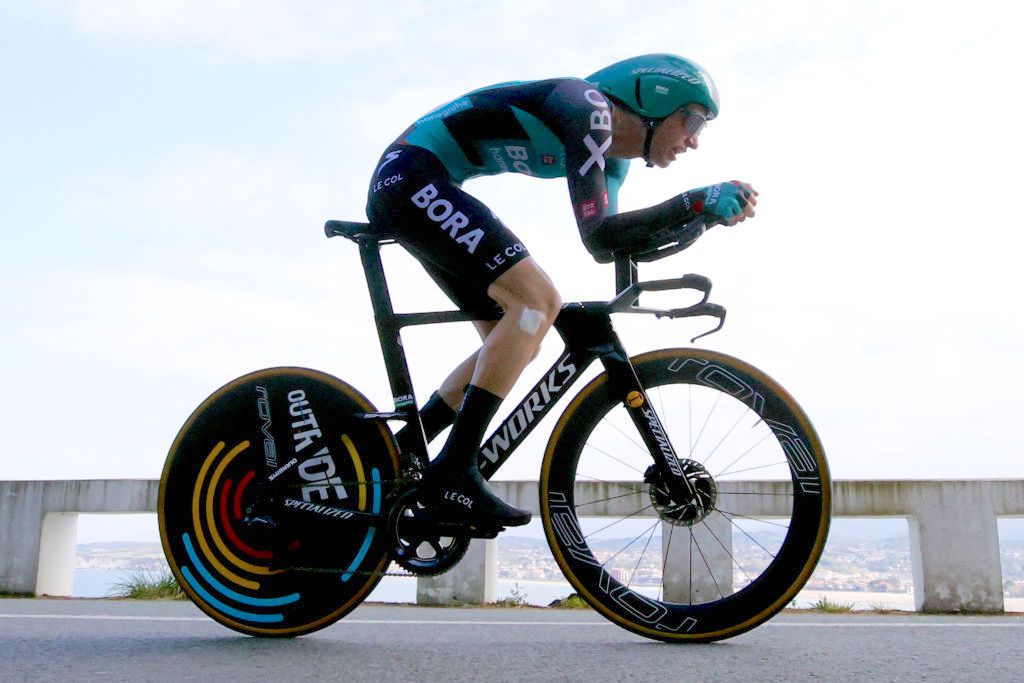 HONDARRIBIA, SPAIN - APRIL 04: Aleksander Vlasov of Russia and Team Bora - Hansgrohe sprints during the 61st Itzulia Basque Country 2022 - Stage 1 a 7,5km individual time trial from Hondarribia to Hondarribia / #itzulia / #WorldTour / on April 04, 2022 in Hondarribia, Spain. (Photo by Gonzalo Arroyo Moreno/Getty Images)