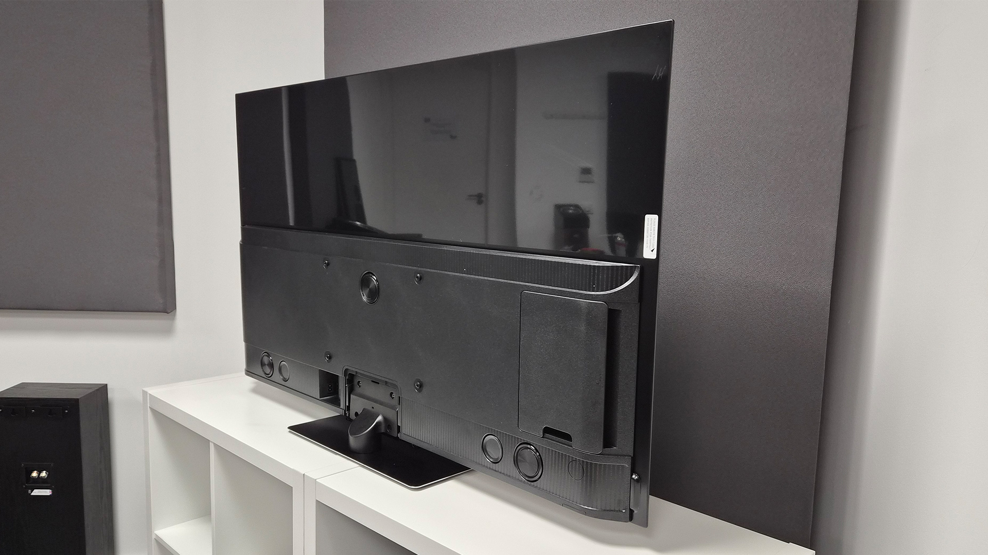 Toshiba XF9F OLED TV