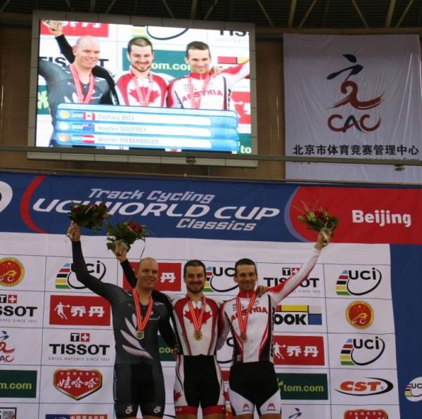 Men's scratch podium (l-r): Hayden Godfrey (New Zealand), 2nd; Zach Bell (Canada), 1st ; Werner Riebenbauer (Austria), 3rd.