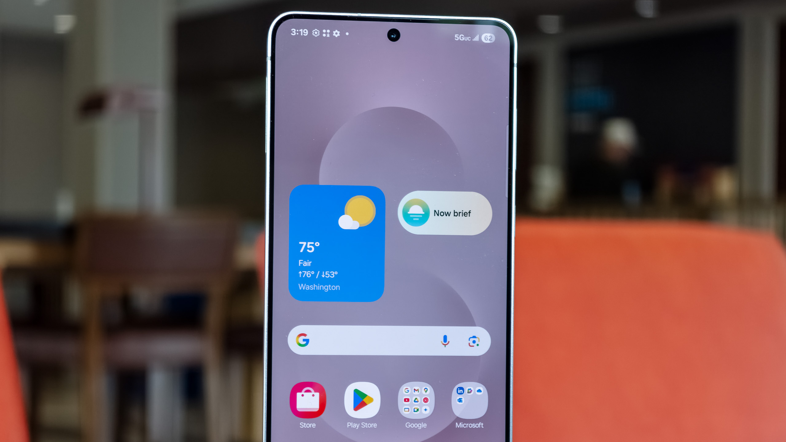 Display on the Galaxy S25 Edge