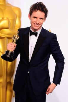  Eddie Redmayne winning Best Actor at the Oscars 2015