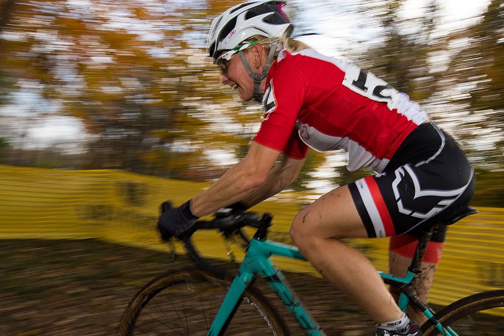 Christel Ferrier Bruneau (Can) Sas Macogep Aquisio takes a serpentine corner.