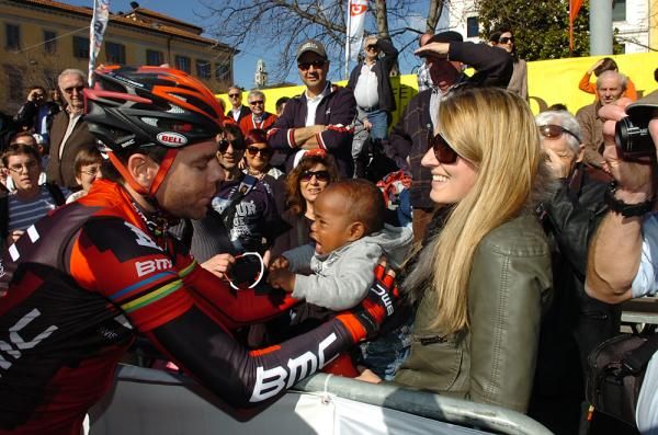 Cadel Evans and family at the start