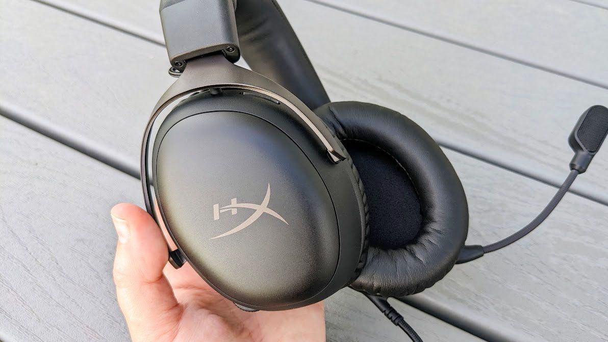 HyperX Cloud 3 Gaming Headset earphone.