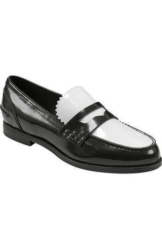 sepatu pantofel hitam putih