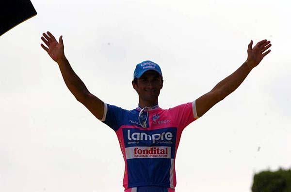 Daniele Bennati (Lampre-Fondital) wins the final stage into Paris.