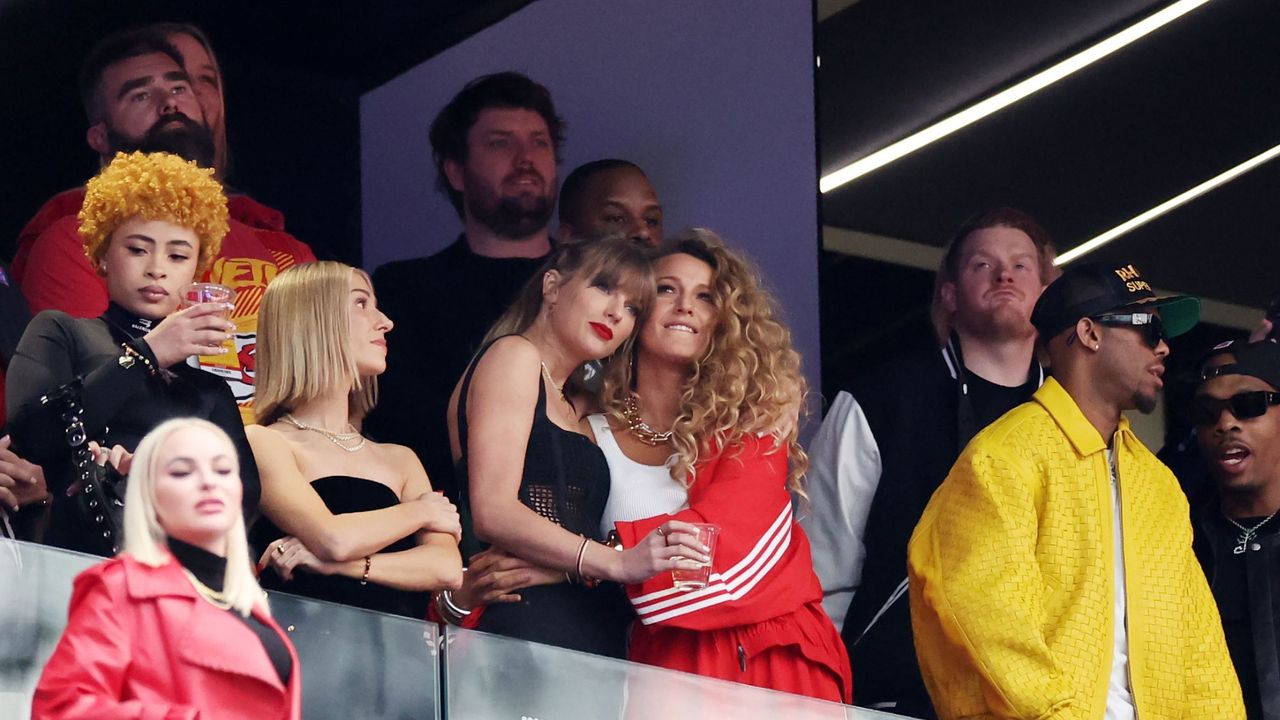 Taylor Swift watches the Super Bowl with A-list friends in 2024