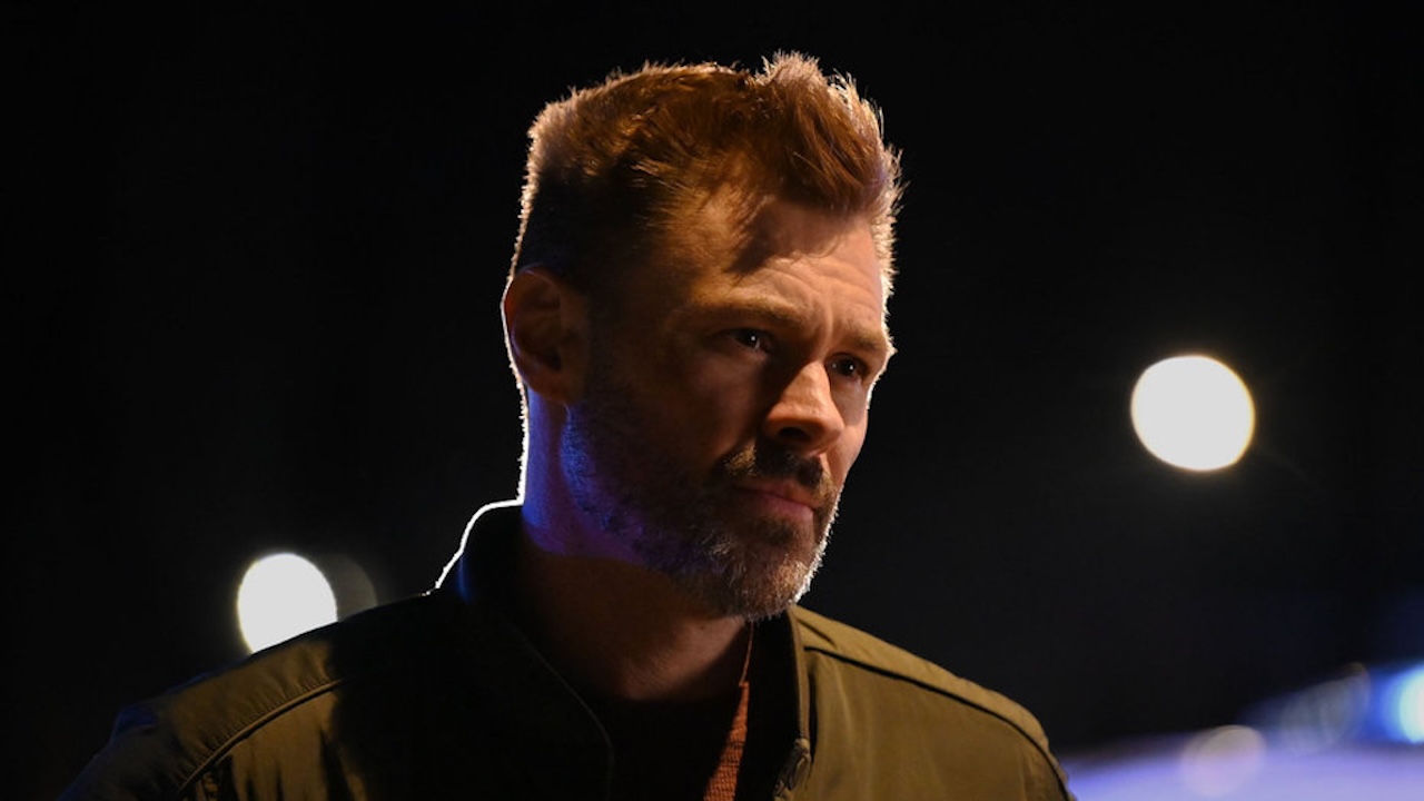 Patrick John Flueger as Ruzek in the field in Chicago P.D. Season 13x15