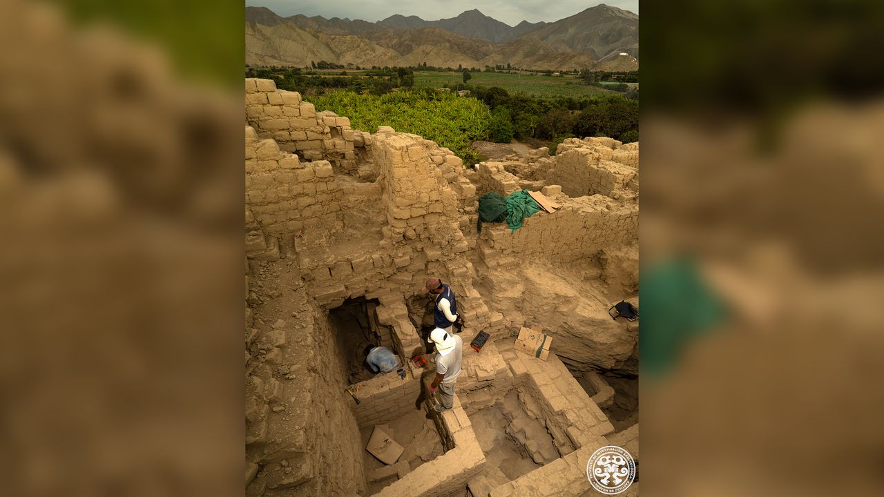 Giersz thinks El Castillo de Huarmey was a royal necropolis for burying the dead and an important administration site of the Wari Empire.