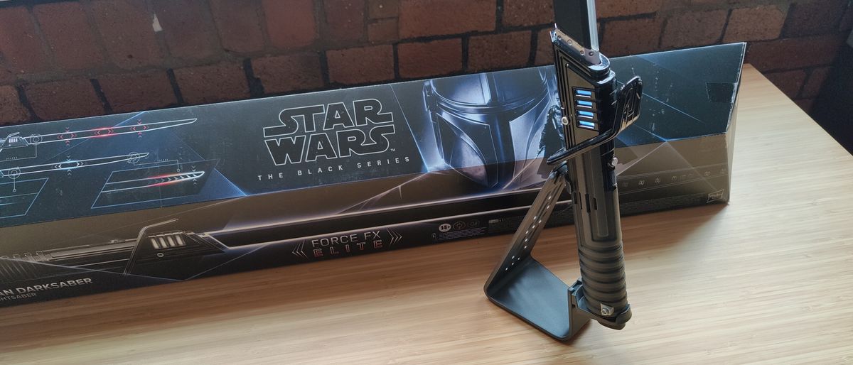 Mandalorian Darksaber Force FX Elite