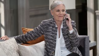 Jane Elliot as Tracy on the phone in General Hospital