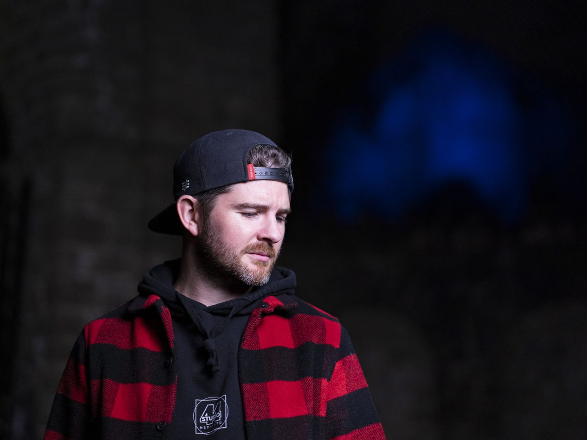 Night portrait with Molus X100 continuous light shot at ISO 3200