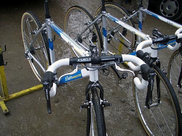 Gadret likes brakes on his bar tops, too.