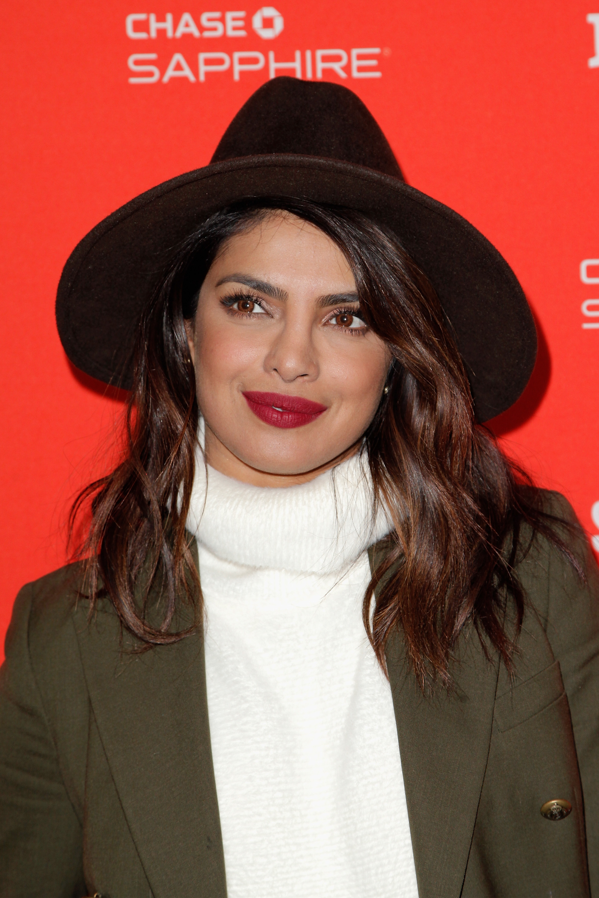 hat - Priyanka Chopra