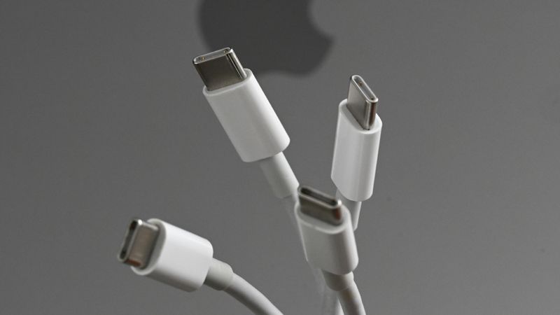 A group of USB-C cables together