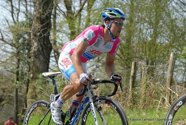 Simon Geschke (Skil - Shimano) is climbing well