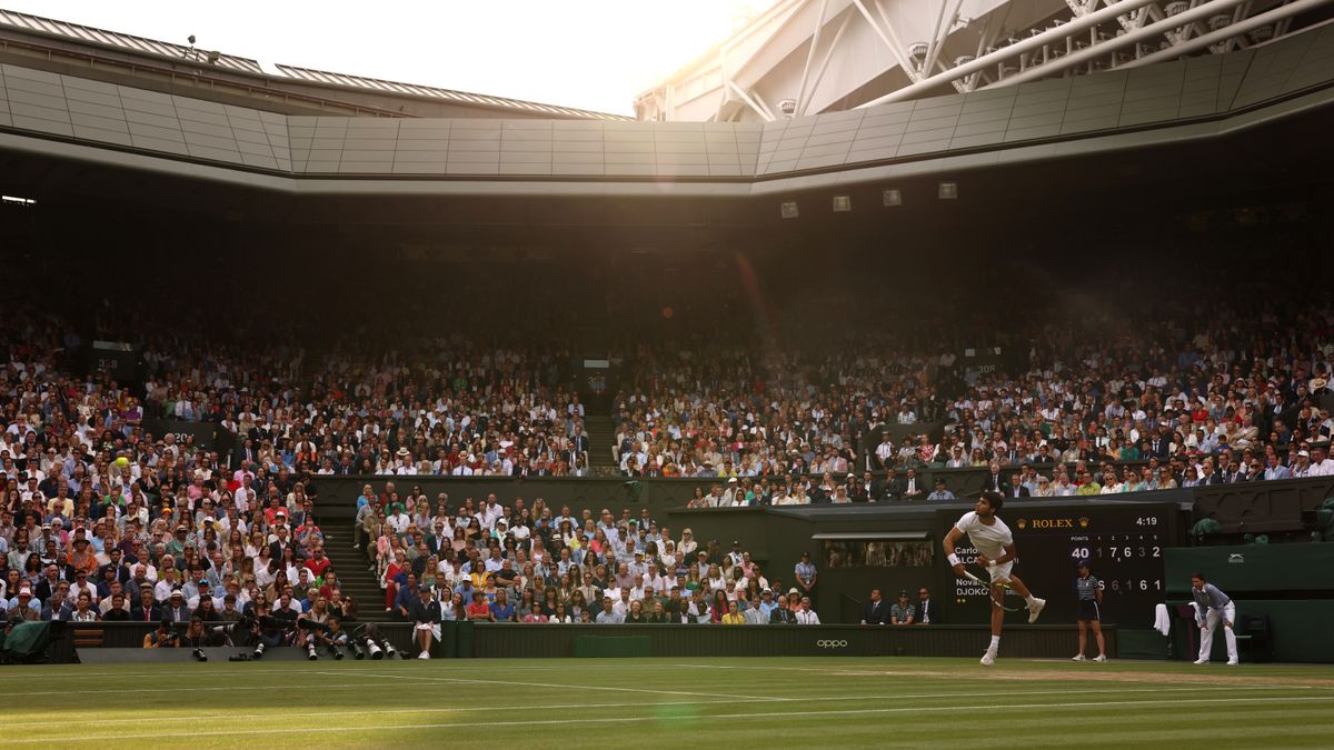 Carloz Alcaraz in the final of the 2023 Wimbledon Championships.