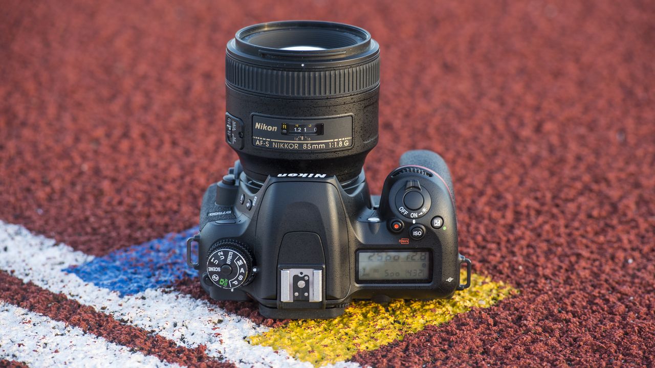 Nikon D7500