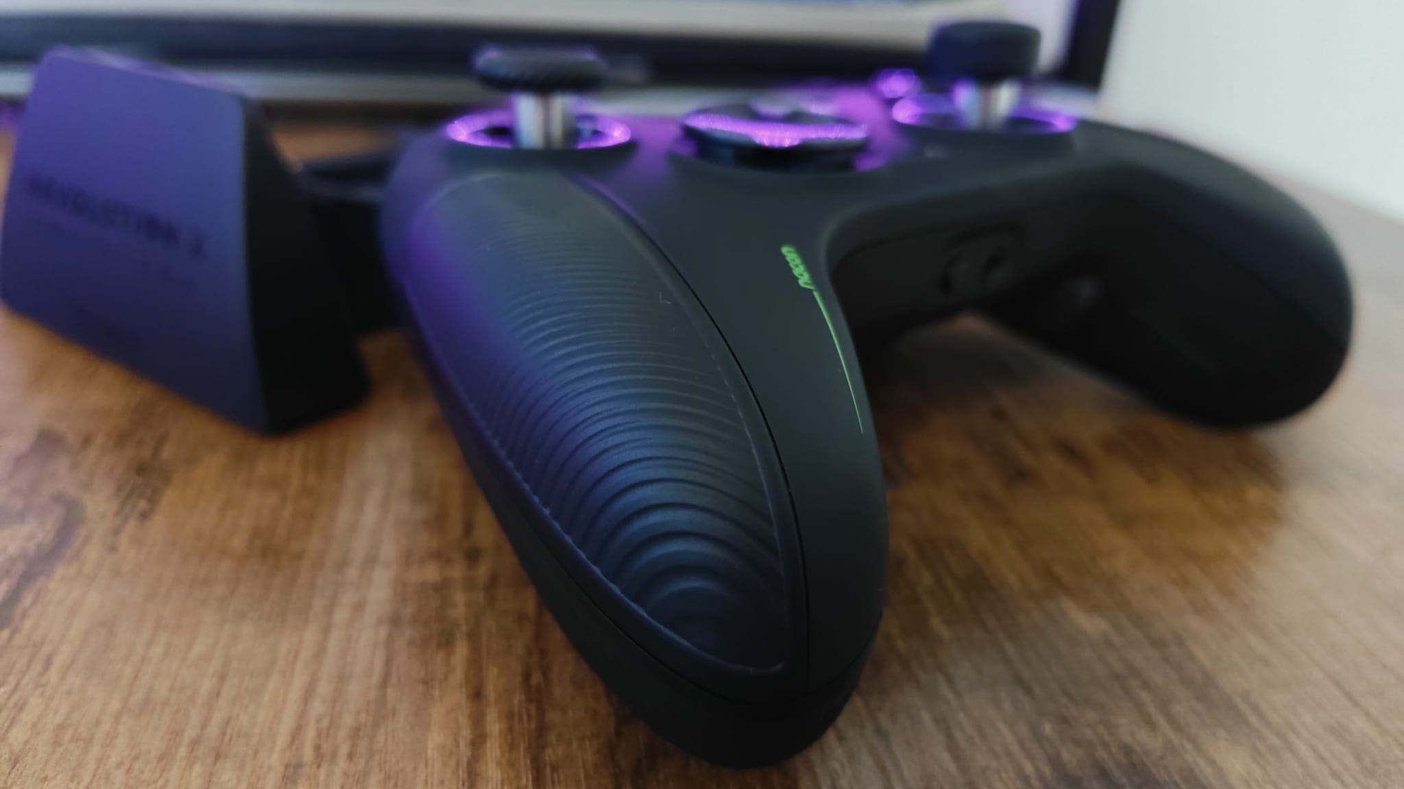 The premium grips of the Nacon Revolution X Unlimited controller