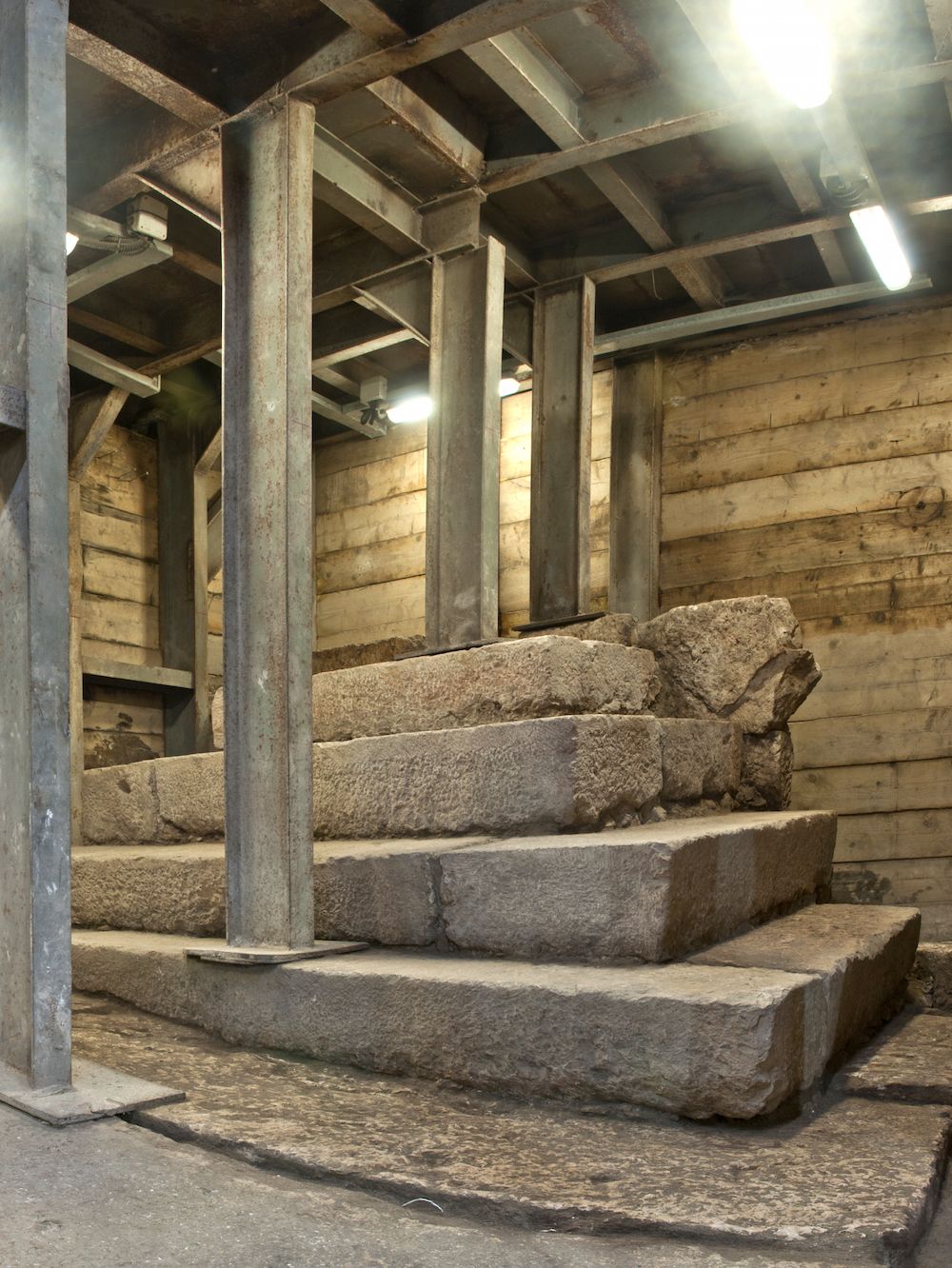 podium unearthed in ancient jerusalem