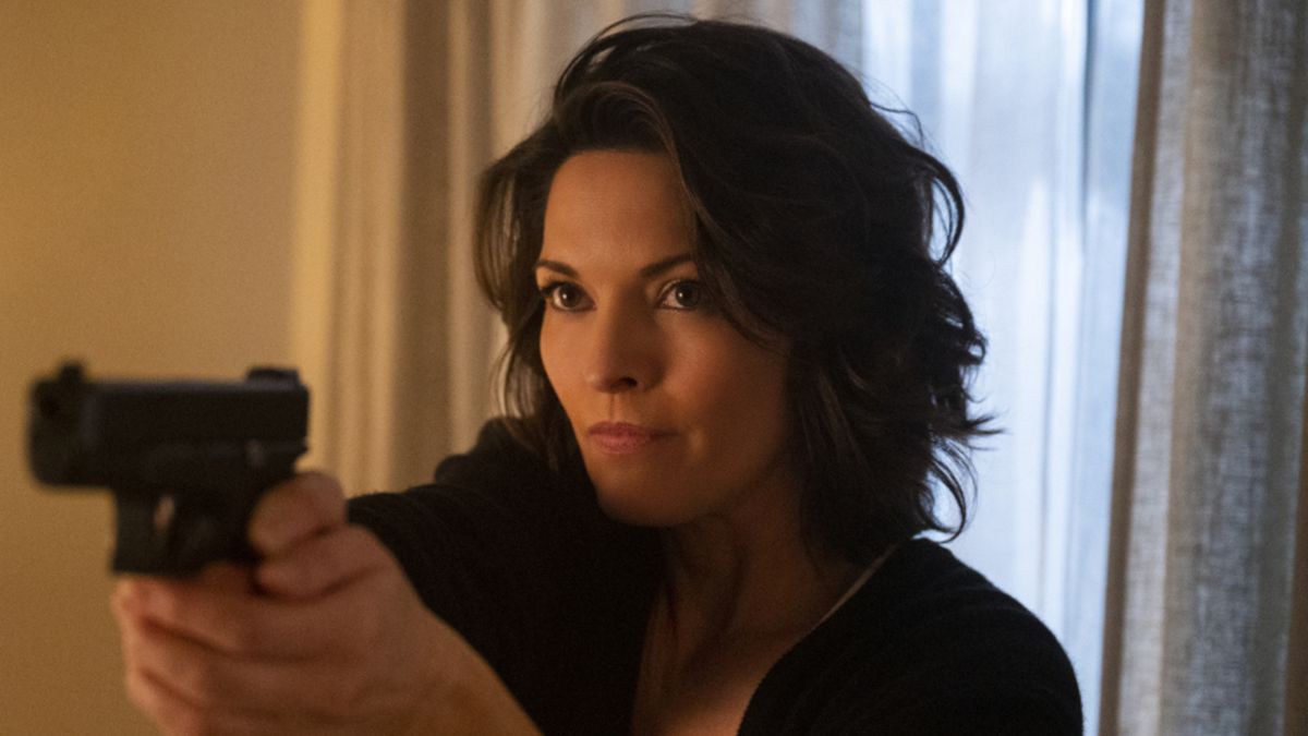 Alana De La Garza as Isobel Castille on FBI