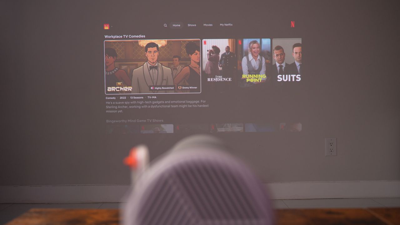 XGIMI MoGo 4 Laser - Neflix in a brighter room