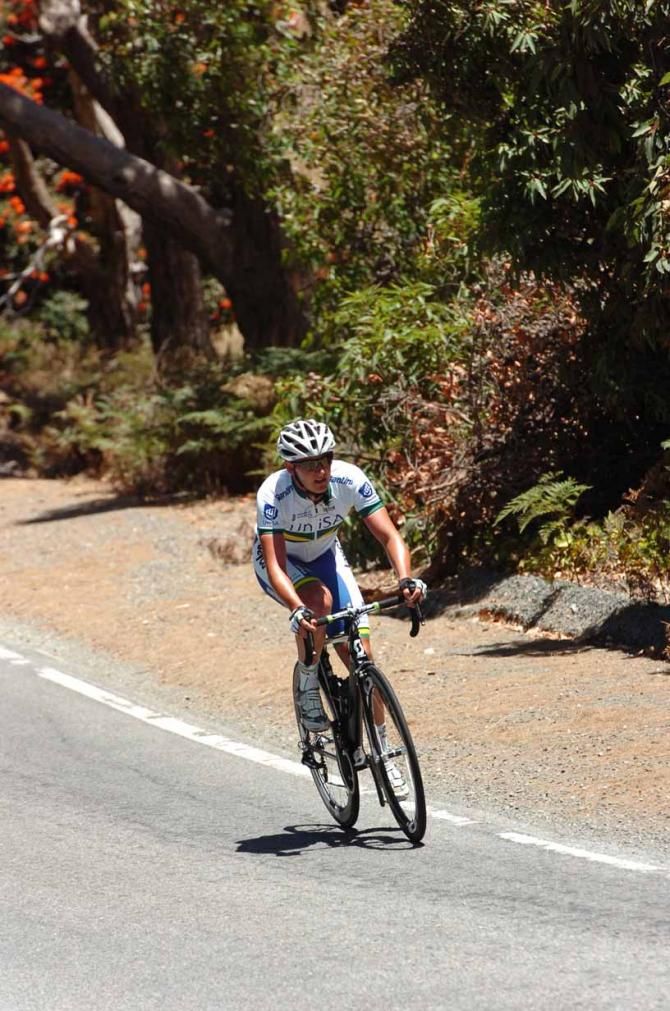 Jordan Kerby (UNI SA - Australia) ploughs a lone furrow off the front.
