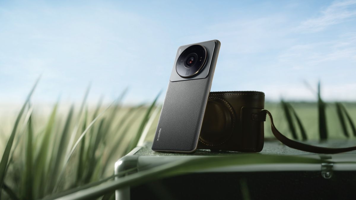 Xiaomi 12S Ultra tiene el sensor de teléfono más grande del mundo y triple cámara Leica