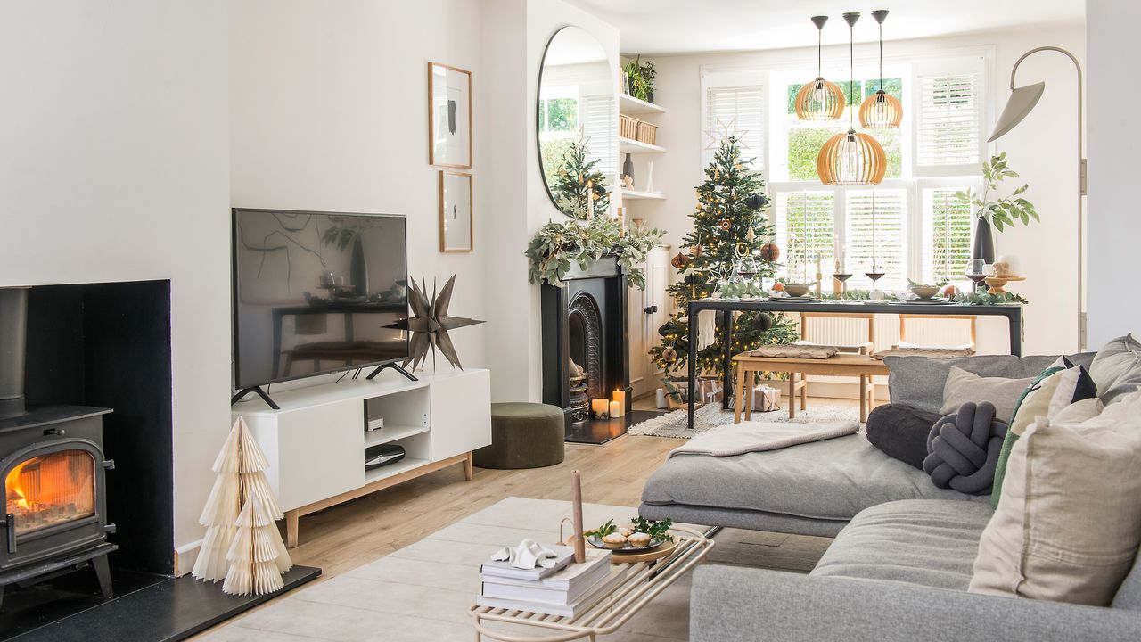 Apartment Christmas decor ideas