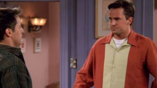 Matthew Perry and Matt LeBlanc in "The One With Chandler in a Box" Friends episode