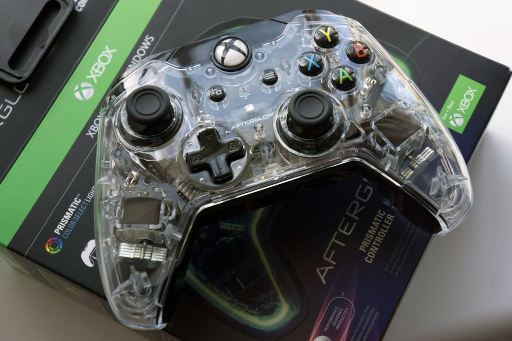 Afterglow's Xbox One controller lights up the real world in style