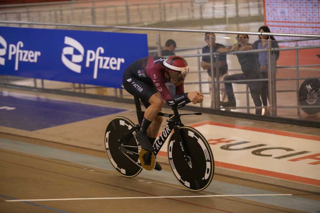 Alex Dowsett in Aquascalientes, Mexico during his UCI Hour Record attempt