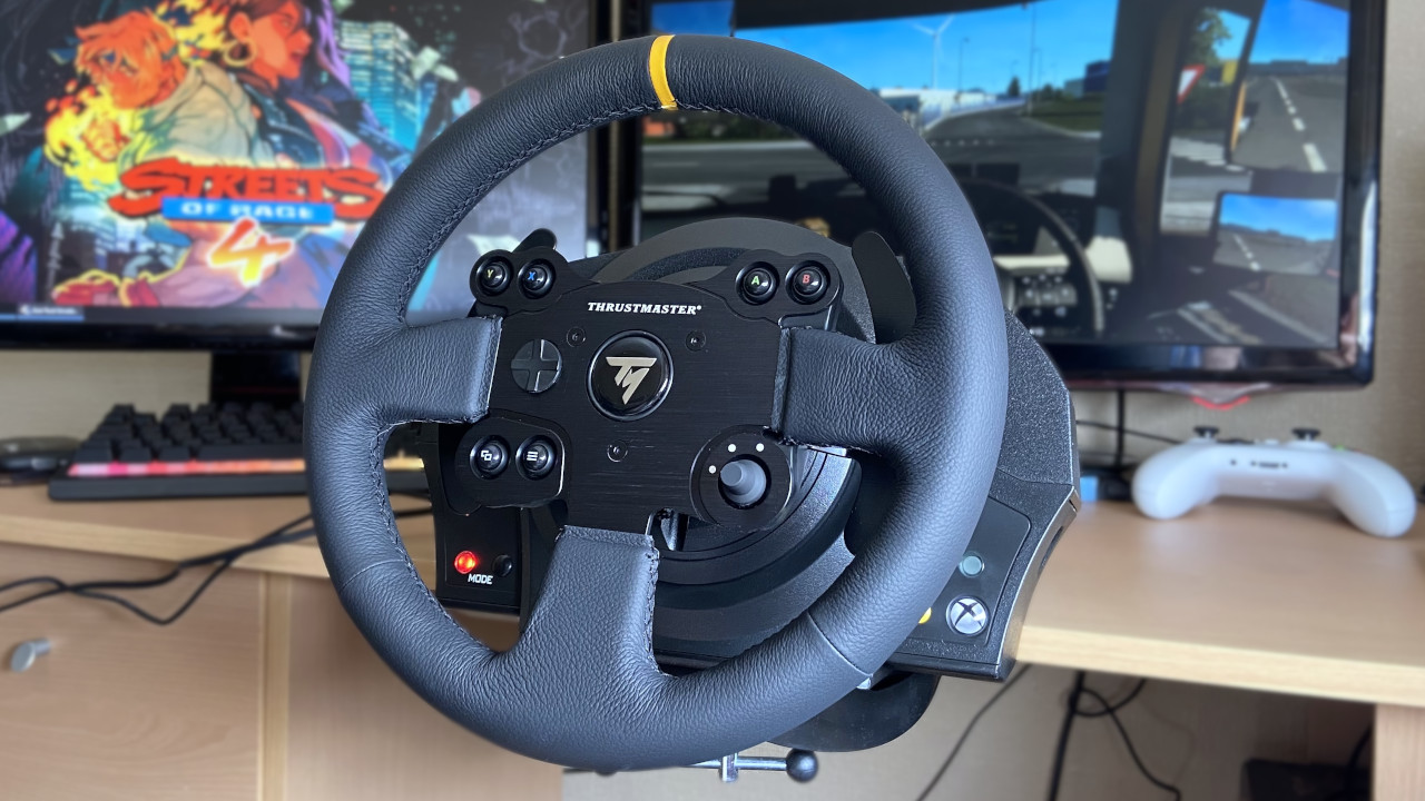 Thrustmaster TX leather edition connected to a desktop PC