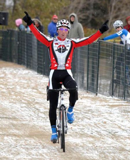 Evan Guthrie wins the 2009 Canadian U23 'cross championship