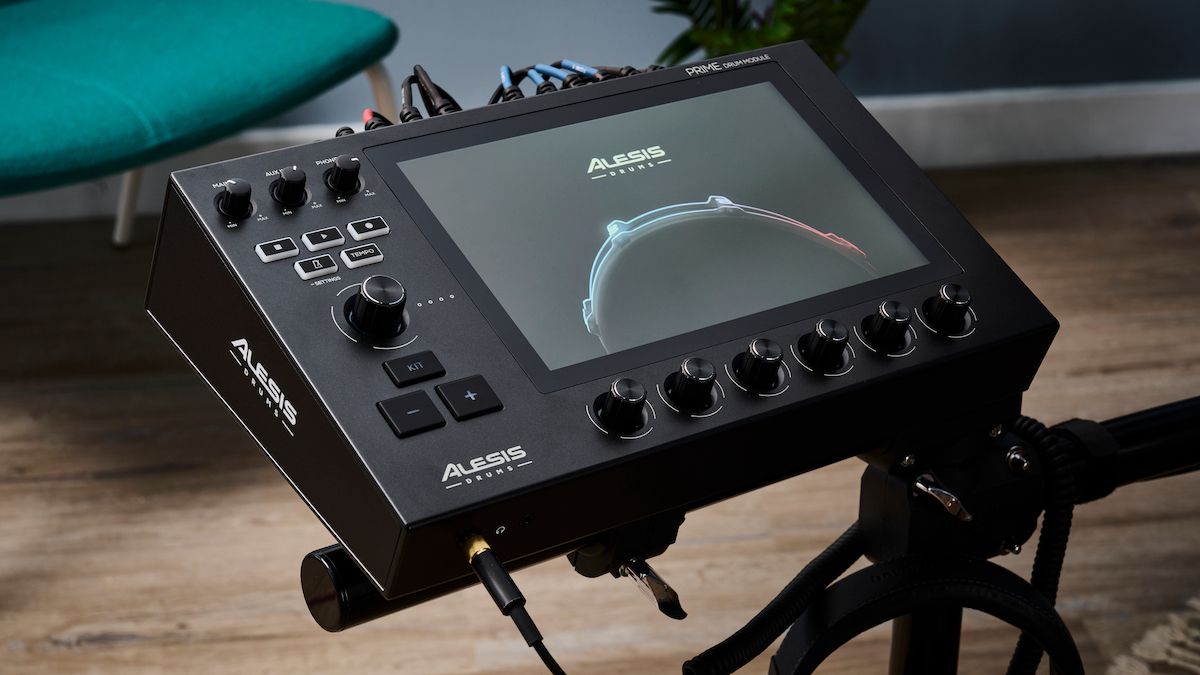 Alesis Strata Prime module showing the startup screen
