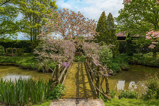 Crimbourne Stud garden bridge 10