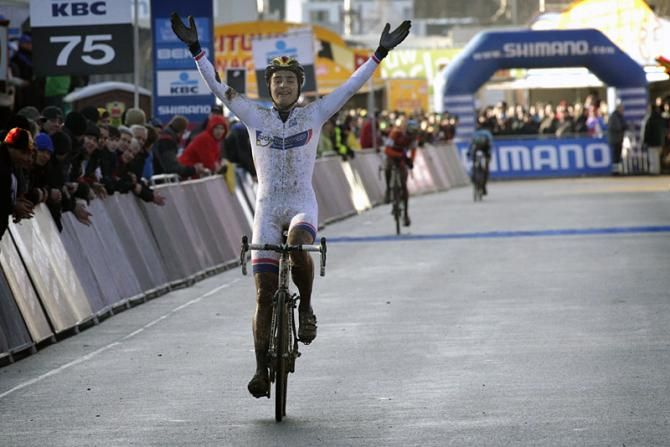 Wietse Bosmans celebrates his victory at the Zolder round of the World Cup.