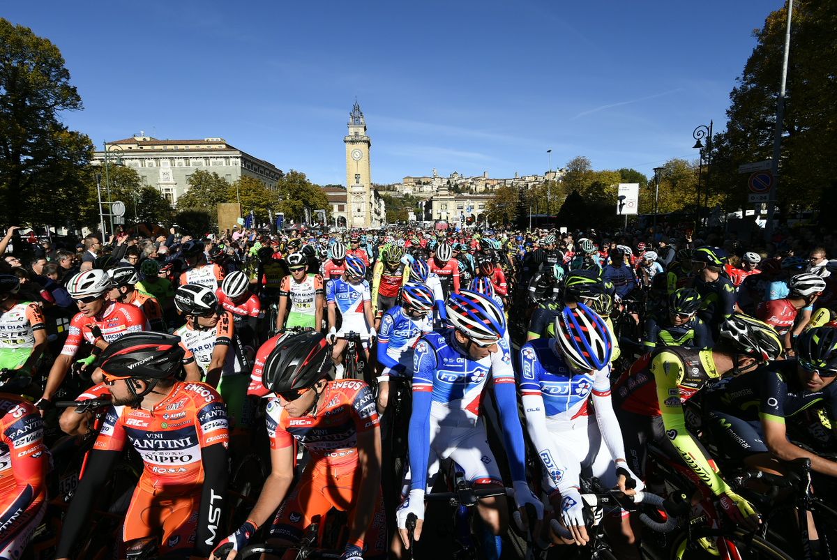 The riders wait for the start