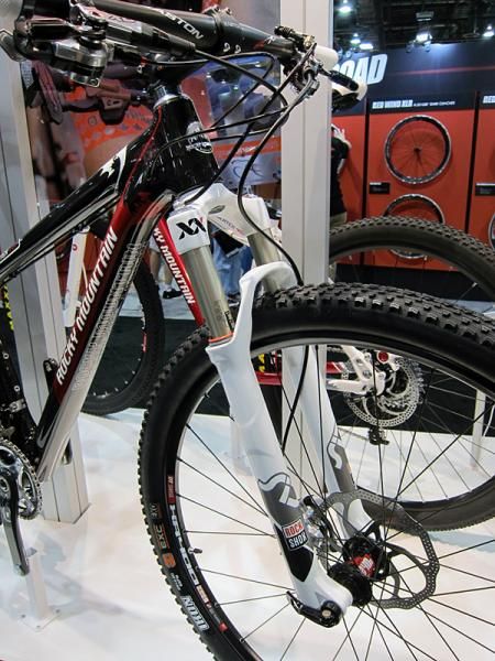 The top-end Rocky Mountain Vertex 990RSL will feature a RockShox SID XX fork with a tapered steerer and thru-axle dropouts.