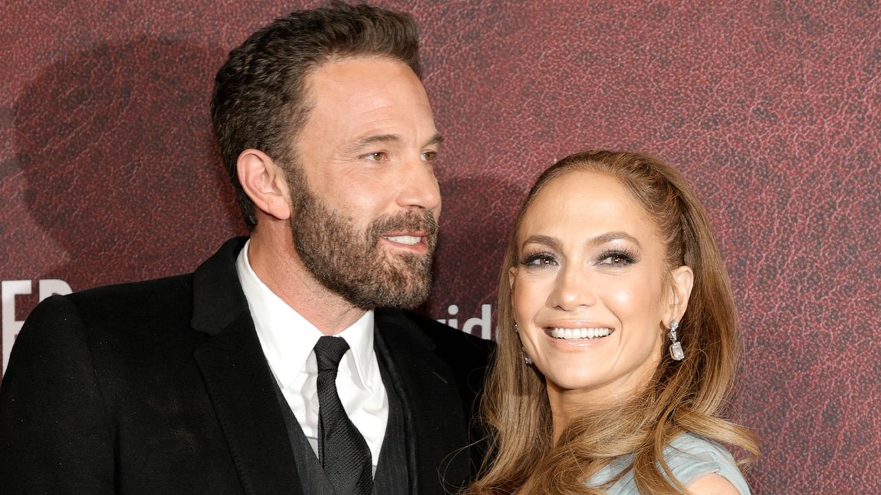 &#039;Besotted&#039; Jennifer Lopez&#039;s fingers against Ben Affleck&#039;s neck in first TikTok video suggests &#039;high levels of trust&#039; 